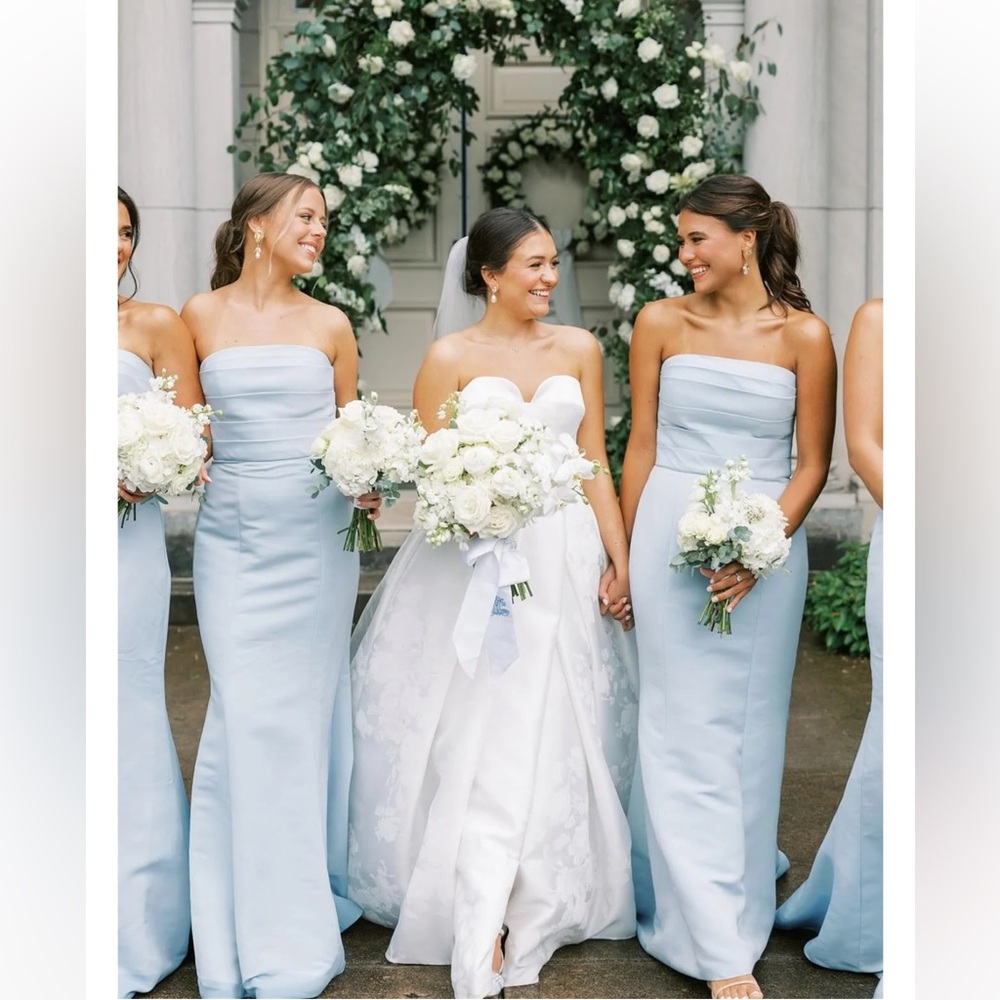 Polly Boutique version of this AM Sale Sonia dress. NWT